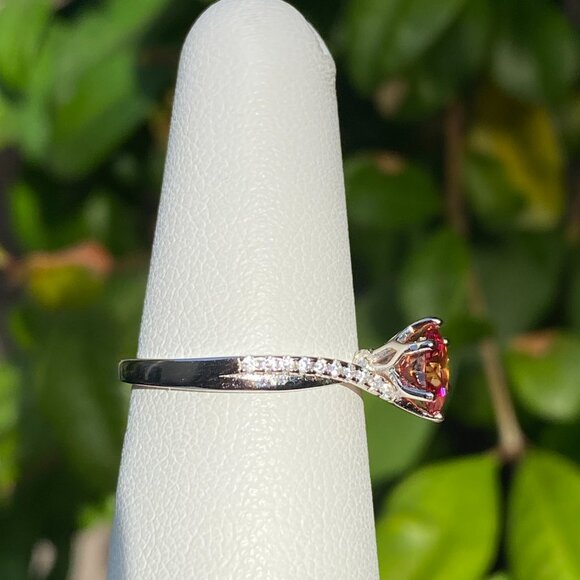 ✨ Dazzling 1ct Rose Red Moissanite Ring in Sterling Silver 🌹 - Picture 4 of 10